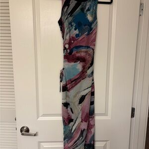 Abstract Sleeveless Dress with side hole